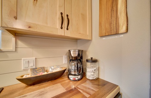 Clarkdale Cottage | < 1 Mi to Dtwn: Home w/Deck in Clarkdale!