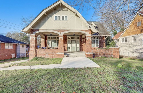 Macon Cottage | 1 Mi to Dtwn: Pet-friendly Macon Home w/Yard