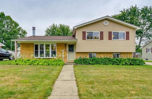 Owosso House | 1 Mi to Dtwn Suburban Home with Yard in Owosso