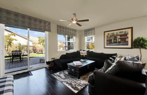 Winters House | 1 Mi to Dtwn Winters Home with Fire Pit and Patio!