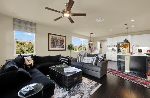 Winters House | 1 Mi to Dtwn Winters Home with Fire Pit and Patio!