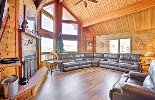 Innsbruck Val Moritz House | 1 Mi to Granby Ranch Family-Friendly Cabin!