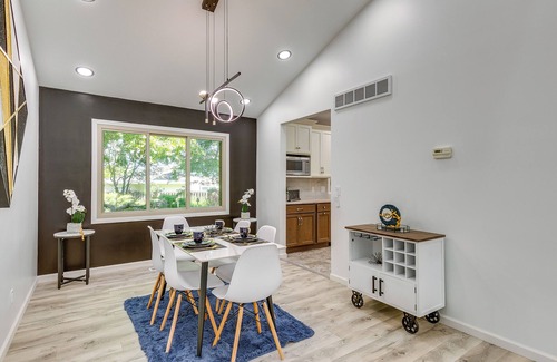 Lincoln House | 1 Mi to Holmes Lake: Bright & Modern Lincoln Home!