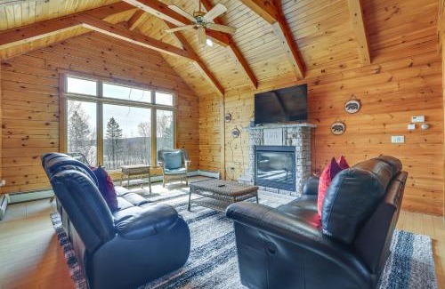 Lake Ariel House | 1 Mi to Lake Henry Peaceful Poconos Cabin!