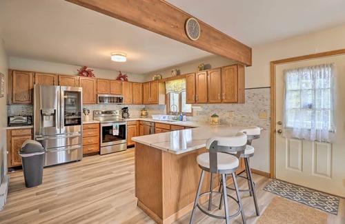 Jim Thorpe House | ~ 1 Mi to Lake: Secluded Poconos Home w/Decks