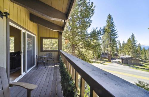 Dollar Point Apartment | 1 Mi to Lake Tahoe Beaches Condo with Pool Access!
