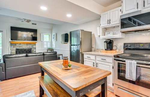 Norwich Apartment | 1 Mi to Mohegan Sun Studio with Pool Access