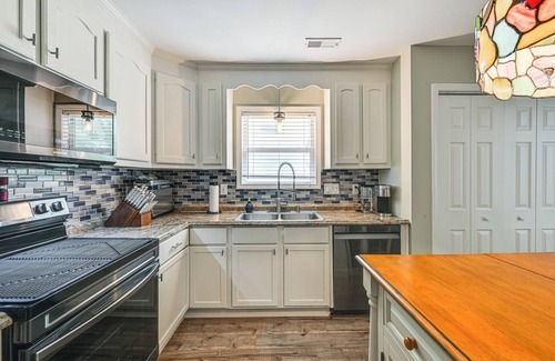 Belmont Historic District Cottage | < 1 Mi to River & Downtown Belmont: Cozy Cottage