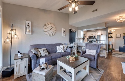 Notch Estates Apartment | 1 Mi to Silver Dollar City Branson West Condo