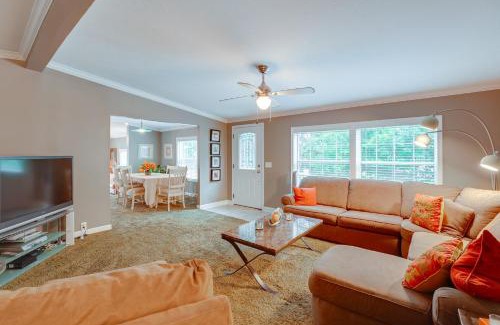 Mears House | 1 Mi to Silver Lake Sand Dunes Family Gem with Yard