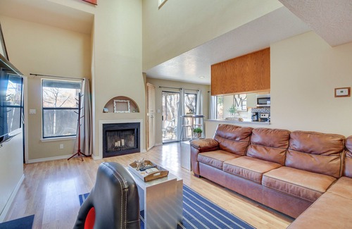 Albuquerque House | 1 Mi to UNM: Convenient Albuquerque Townhome!