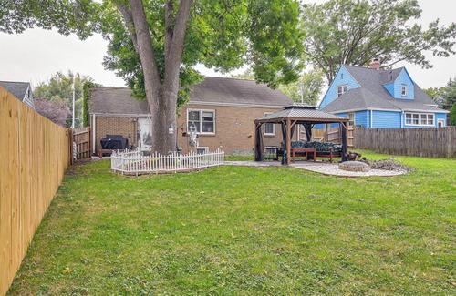 West Des Moines House | 1 Mi to Valley Junction: Pet-Friendly Iowa Home