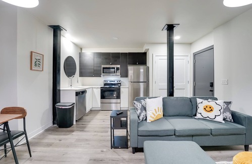 Detroit Apartment | < 1 Mi to Wayne State University: Modern Apartment