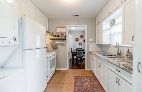 Original Town House | 1 mile from downtown Carrollton - Quiet Neighborhood