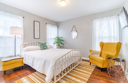 Original Town House | 1 mile from downtown Carrollton - Quiet Neighborhood