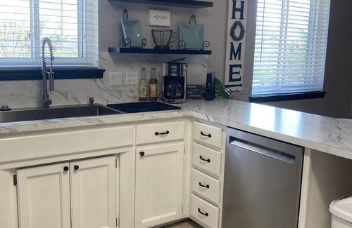 Elephant Butte House | 1 mile from Hot Springs Landing (beach access)
