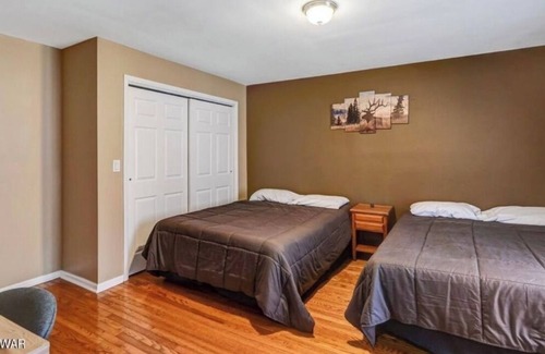 Lackawaxen House | 1 mile to BEACH & POOL and Masthope amenities