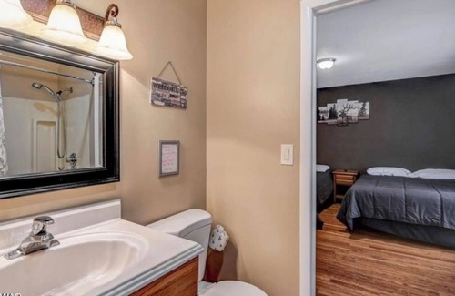 Lackawaxen House | 1 mile to BEACH & POOL and Masthope amenities