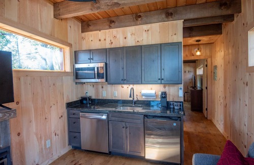 West Jefferson Cabin | 1 Mile to Downtown West Jefferson! Camping Cabin #3