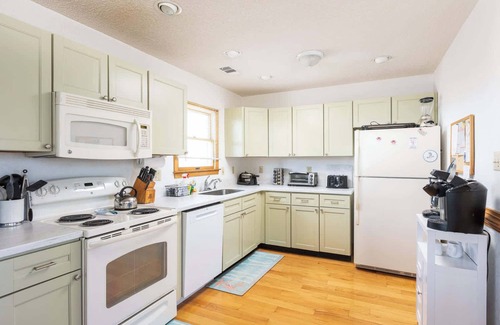 Currituck County House | 1 Min Walk to Beach, Private Pool, Family Friendly