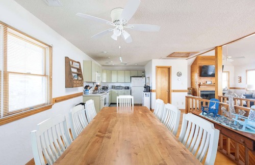 Currituck County House | 1 Min Walk to Beach, Private Pool, Family Friendly