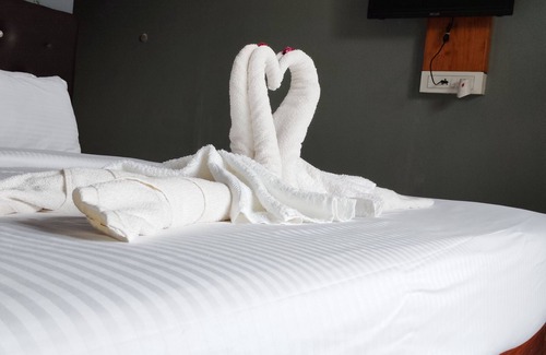 Morjim Hotel | 1 min walk to the morjim beach