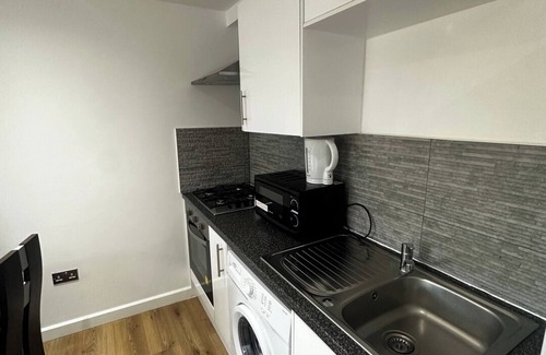 Somers Town Apartment | 1 minute walk to tube station