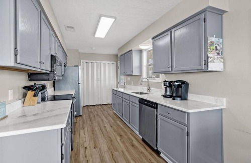 Myrtle Beach House | 1 minute walk to beach B2 Corner lot 5br 3ba home with Sunrise view