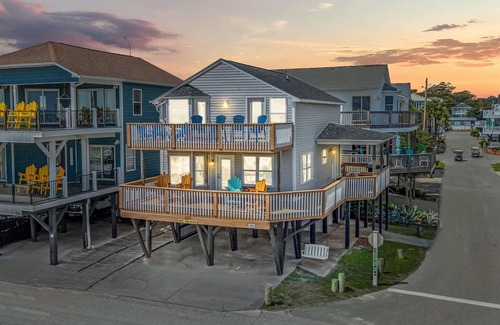 Myrtle Beach House | 1 minute walk to beach B2 Corner lot 5br 3ba home with Sunrise view