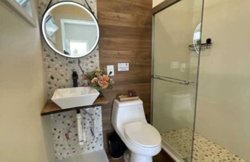 Queens Apartment | 1 Modern 1 Bedroom suite in Queens near all!n