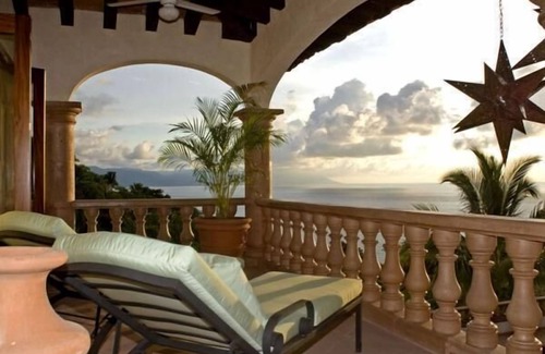 South Shore Hotel Area Villa | 1 NIGHT FREE-GOLD AWARD WINNER - STAFFED LUXURY VILLA, OCEAN VIEW, POOL,& BAR