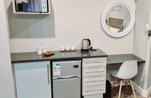 Bayswater Apartment | 1 on Fairway