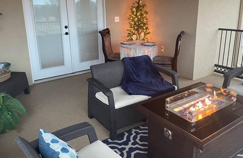 Gober House | 1 Queen bed with private bathroom