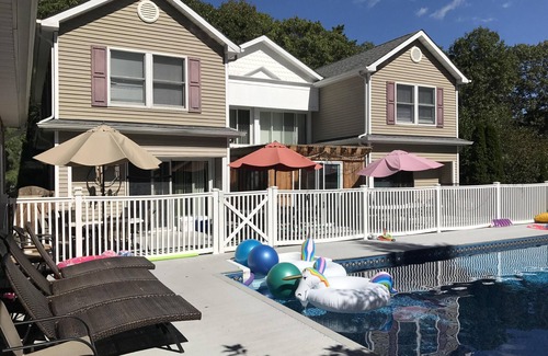 Westhampton House | #1 Rated Deluxe Hampton Estate: PICKLEBALL, Tennis, H Pool, 7 BDRM Videos!