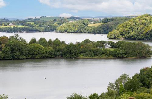 Dittisham House | 1 Rock Cottage - Beautifully Presented Cottage for Four with Wood Burner
