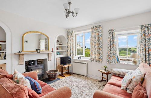 Dittisham House | 1 Rock Cottage - Beautifully Presented Cottage for Four with Wood Burner