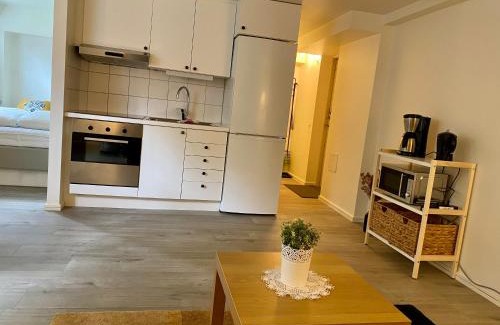 Stromstad Municipality Apartment | 1 rums-lägenheter, Gångavstånd till Strömstads Centrum