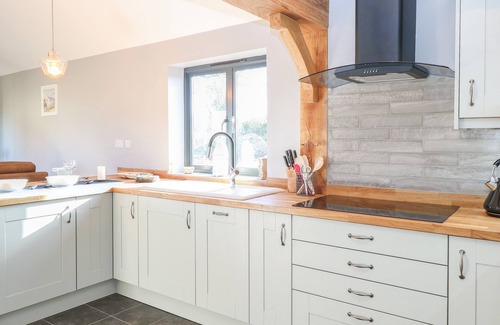 Hainford Cottage | 1 STUD COTTAGE, with open fire in Buxton, Norfolk