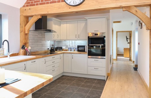 Hainford Cottage | 1 STUD COTTAGE, with open fire in Buxton, Norfolk
