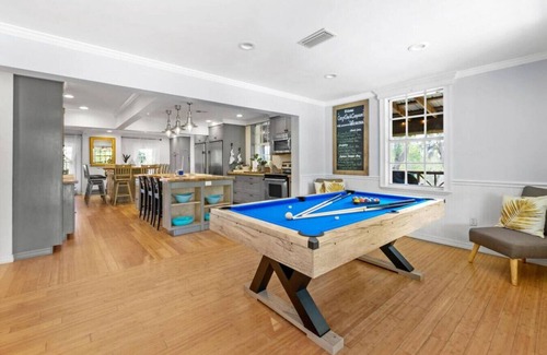 Tampa Villa | #1 Tampa Waterfront Private Resort, 13BR Sleeps 40+, Heated Pool, Theater