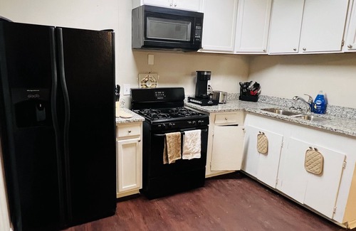 Columbus House | # 1 Top Ranked Graduation House Near Fort Benning w/BBQ Grill and King Beds