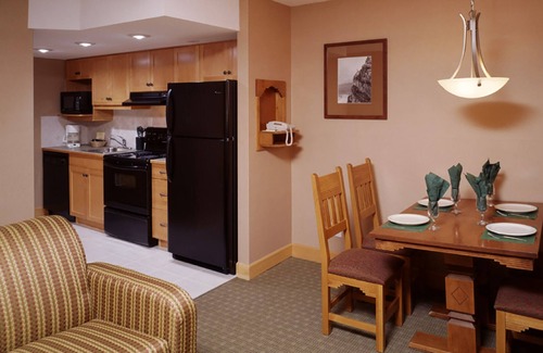 Banff Apartment | 1 week (August 3 -10) in Banff National Park. 2 bedrms, 2 full baths $499/night