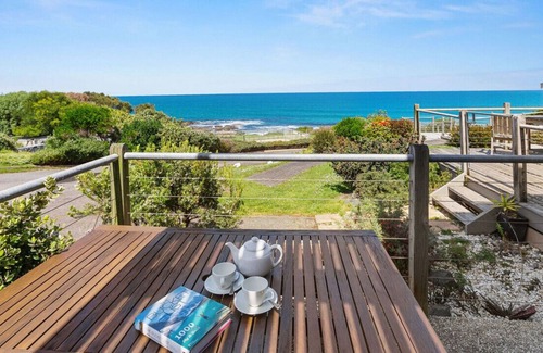 Wongarra Apartment | 1 Whitecrest Resort - Pool & Amazing Ocean Views
