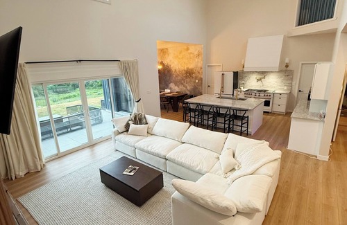 Greater Napanee House | 10-Acre BOQ/PEC Estate, Waterfront, 3BR Ensuite & Walk-in, +1BR, Gourmet Kitchen
