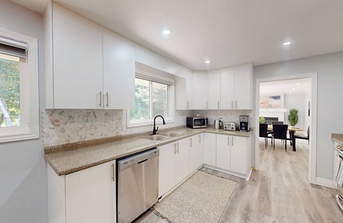 York Regional Municipality Other | 10 Acre Farmhouse with Pool + 5 Bedrooms/3 Baths
