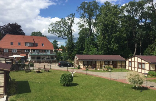 Dobbertin Apartment | 10 AP with lake view and park - Insel-Hotel Dobbertin