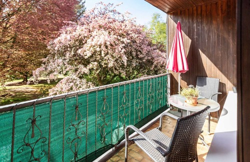 Krummsee Apartment | 10 Baum-t-raum with a view at the European beech