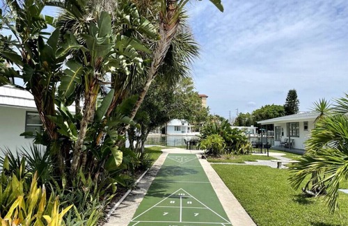 Bay Esplanade Apartment | 10 · Bay Front 2 Bedroom Apartment 10