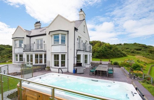 Cemaes Bay House | 10 bed luxury country house with private beach, 168 acre coastal estate & hottub