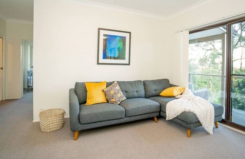 Parkwood House | 10 Brushwood · Bushland Retreat